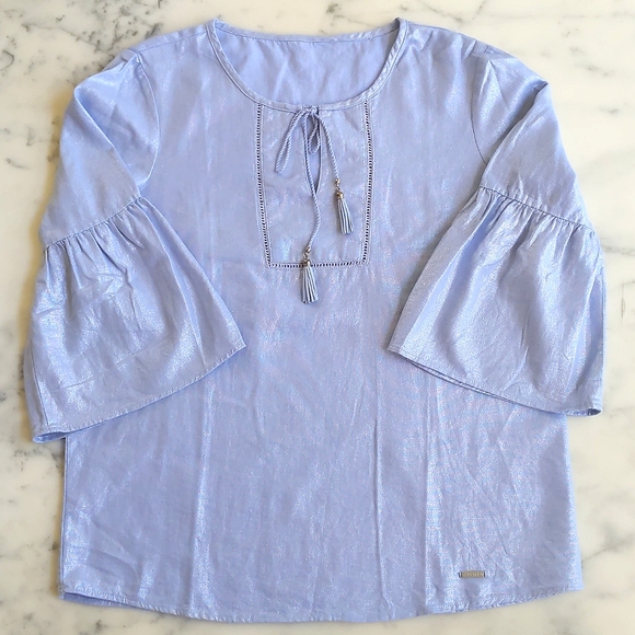 NWOT. Ellen Tracy Linen Rayon Sparkle Blouse w/front design & 3/4 flare sleeve. - Picture 3 of 6